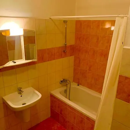 Steff Studio In Center Апартаменты *